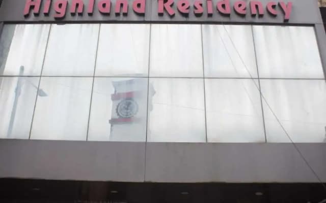 OYO 7154 Hotel Highland Residency