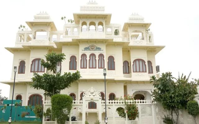 Jaisingh Garh Hotel and Resort