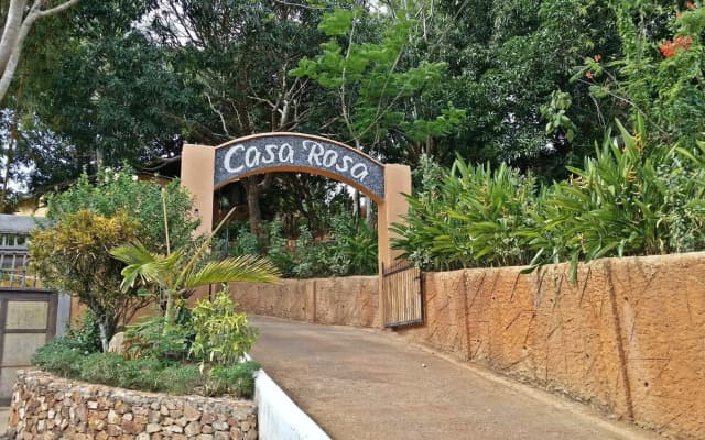 Casa Rosa Inn and Restaurant