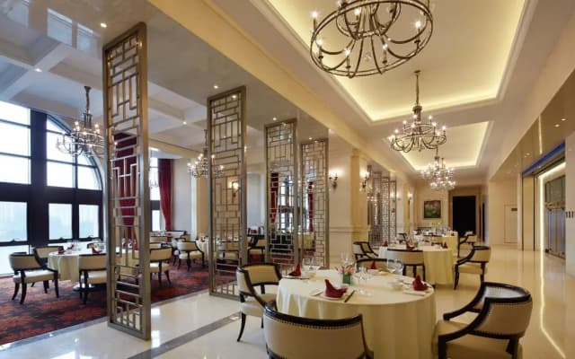 Yin Run Jin Jiang Castle Hotel