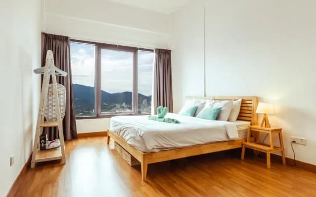 Muji X Tiffany - City and Hill View 3BR at 218 Tropicana NEAR Komtar Food Heaven Heritage with Netflix