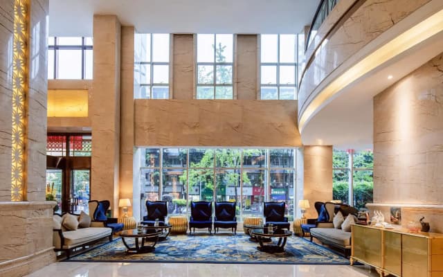 Chengdu Rising Butterfly Hotel