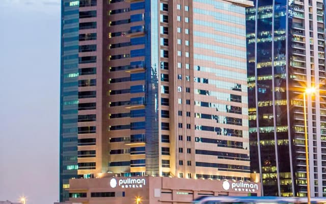 Pullman Dubai Jumeirah Lakes Towers - Hotel & Residence