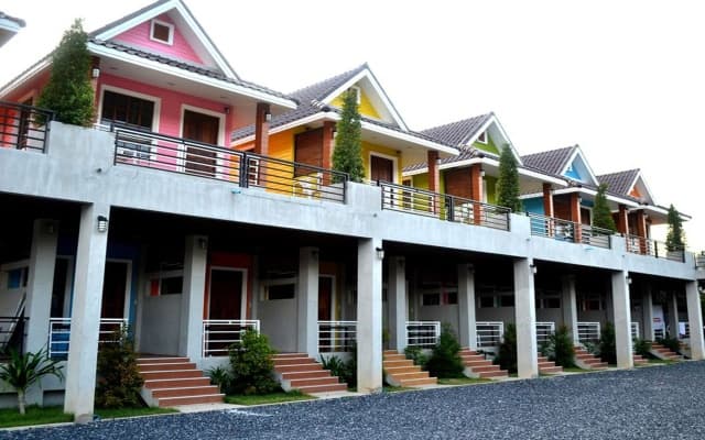 Toffee House Resort