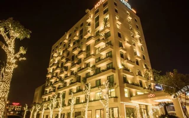 Ravatel Luxury Hotel Bac Giang