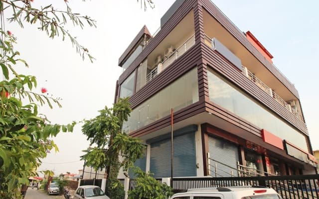 OYO 8982 Surya Residency
