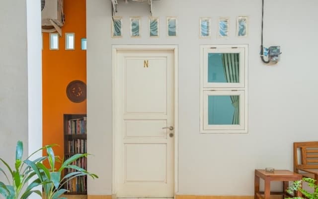 Guest House Kost and Kantin by RedDoorz