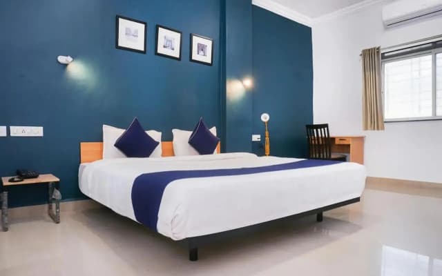 Aadat Hotel Subhash Chowk Gurgaon