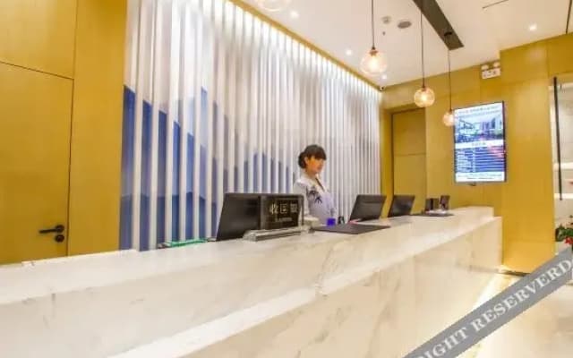 Jiayi Elegant Hotel (Yanzhou East Jianshe Road Department Store Building)