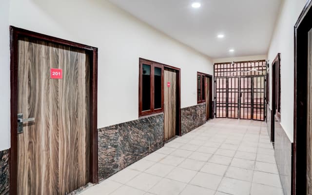 OYO Townhouse Anmol Residency