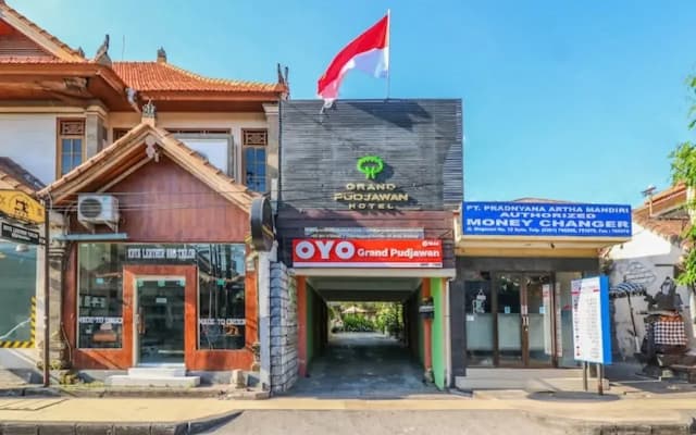 Capital O 1666 Grand Pudjawan Hotel Near Kuta Beach