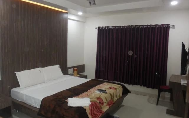 JK Rooms 101 Hotel Asian Inn