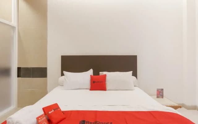 RedDoorz Plus @ Demangan Gejayan