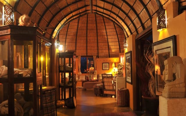 Hoyo Hoyo Safari Lodge