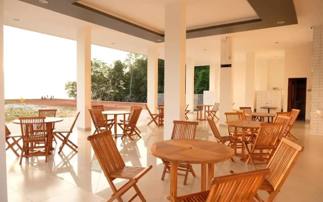 The Holiday Guest House by OYO Rooms
