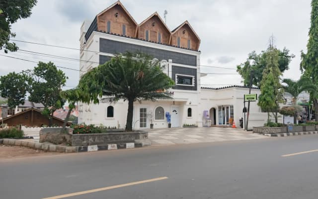 Urbanview Hotel Kangen Bungalow Purwakarta by RedDoorz