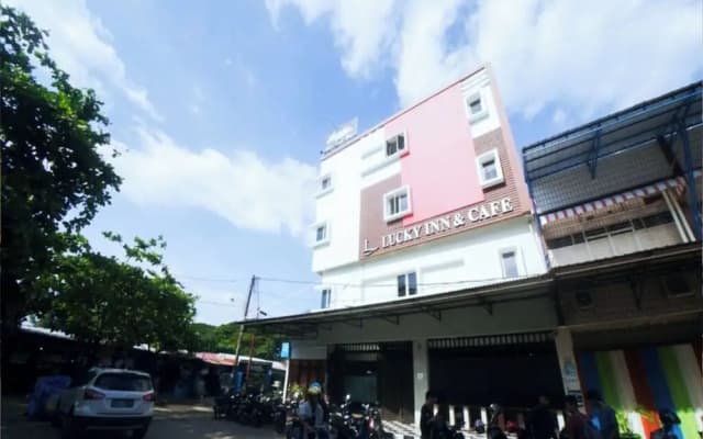 Lucky Inn & Cafe