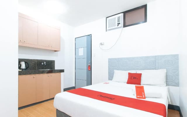 RedDoorz @ CAA Road Las Pinas