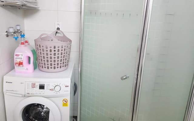 Hongdae Residence - 1min from Hongik Uni station Exit #1