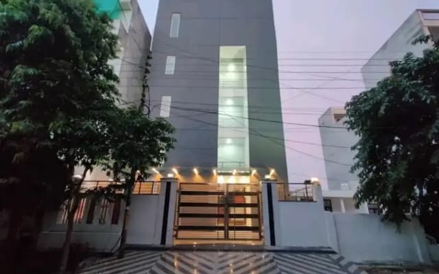 Hotel Blue Shine