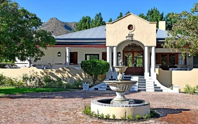 Huguenot House