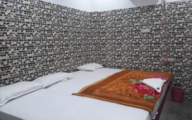 Thakur Ji P. Guest House By GRB