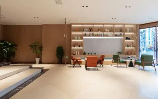 Tongren Grand Hotel (Tongren High-speed Railway Station Ancient City Pedestrian Street Branch)