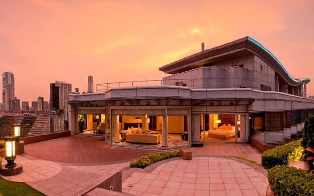 Harbour Plaza Metropolis
