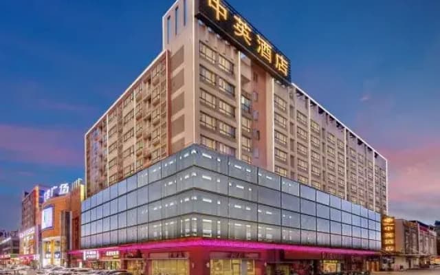 Zhongying Hotel (Foshanxi Railway Station Luocun Subway Station)