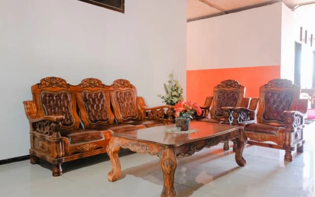 Hotel Talaga Mas by OYO Rooms