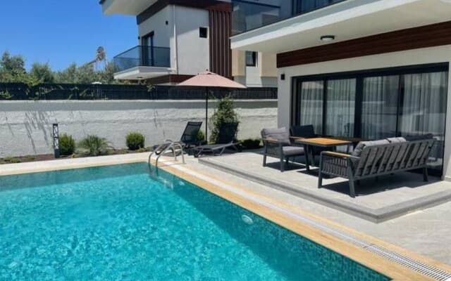 Room in Villa - Cheerful Brand New 4 Bedrooms Villa With Pool
