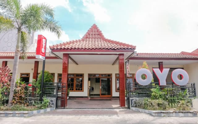 OYO 1036 Hotel Palem 1