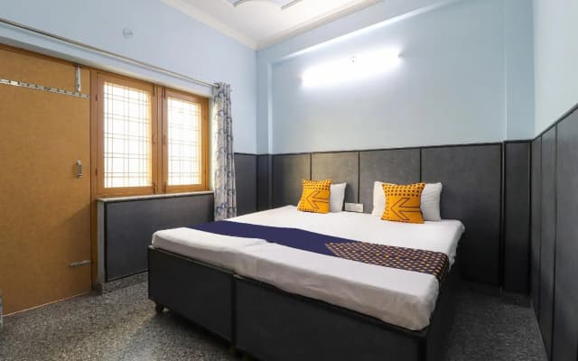 SPOT ON 82236 Aryan Home Stay