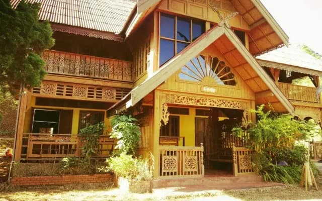 Crossroads house