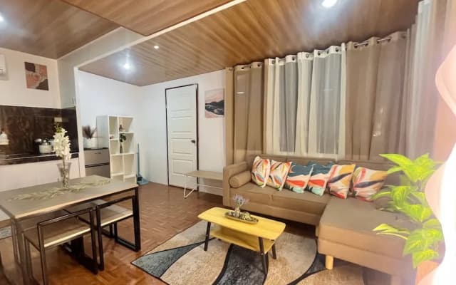Bloomstone Urban Chill Cabin