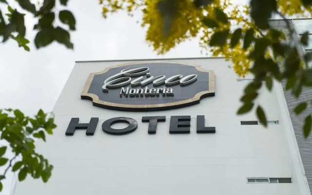 Hotel Cinco Monteria