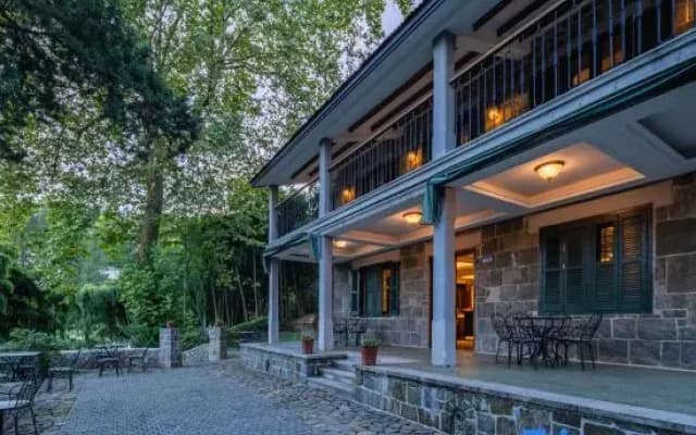 Linshu Hotel (Yinshan Street Transfer Store in Moganshan Scenic Area)