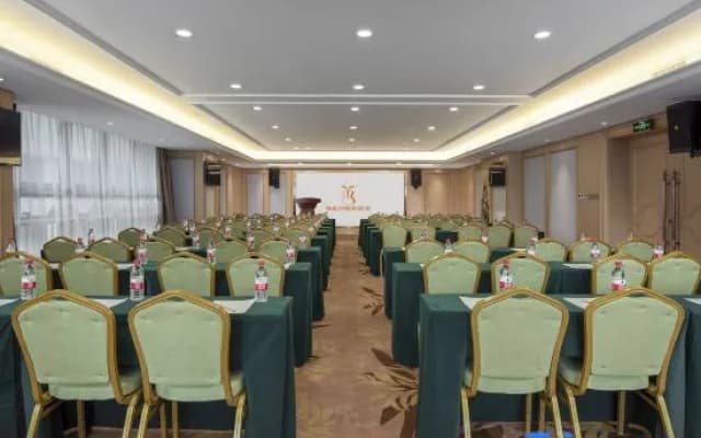 Vienna International Hotel (Hohhot East High-speed Railway Station)