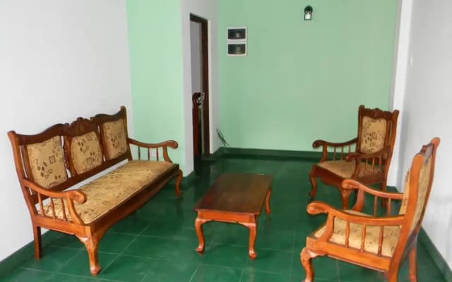 Self Cate Luxury Hostel