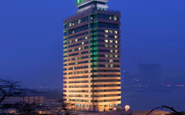 Holiday Inn Riverside Wuhan by IHG