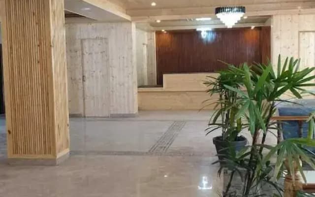 The Whitestone Inn & Suites Manali