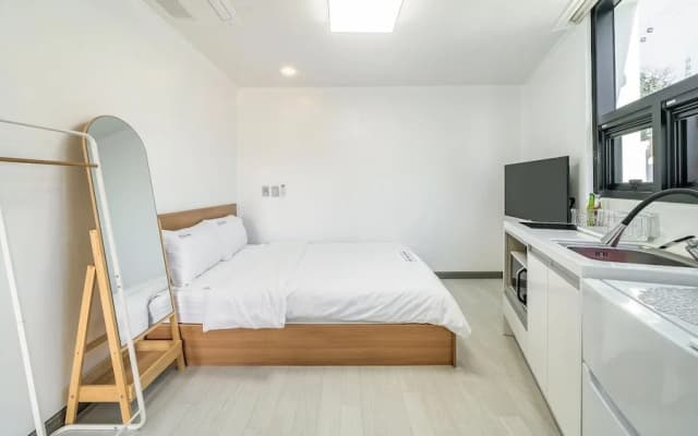 Yeosu Nangmanstay Pension