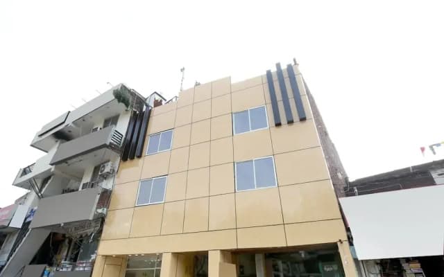 Hotel Modern Palace