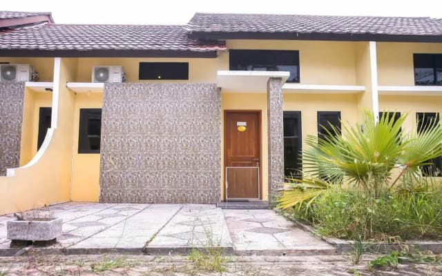 Pasir Padi Inn Syariah  by OYO Rooms