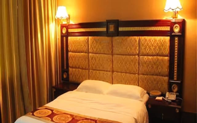 Huayi Youjia Hotel (Shaoguan Qujiang District Nanhua Temple)