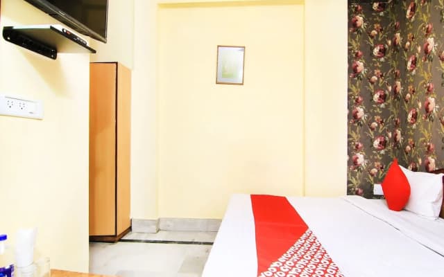 OYO 14932 Hotel Paradise