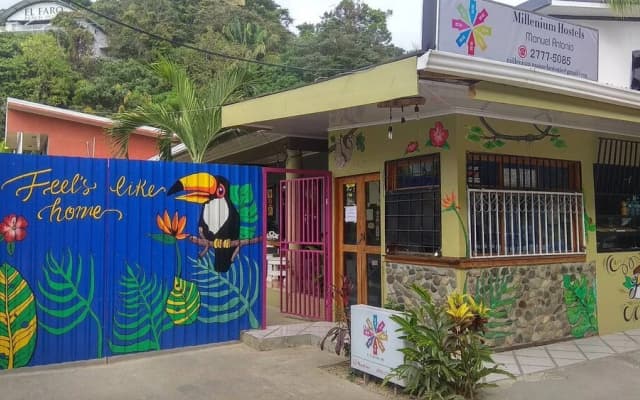 Millenium Hostels Manuel Antonio