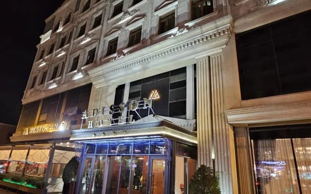 Addison Hotel