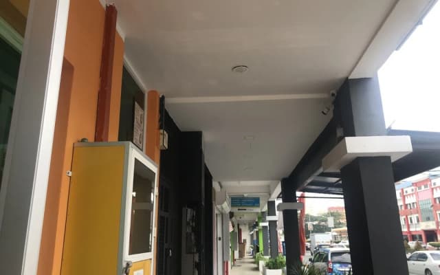 OYO 89781 Hotel Medina 2