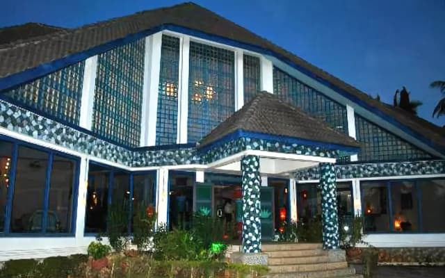 Beachcomber Hotel And Resort